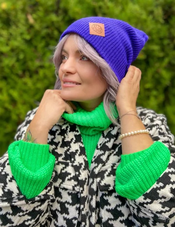 Czapka long logo ekoskórka "Neonowy fiolet"