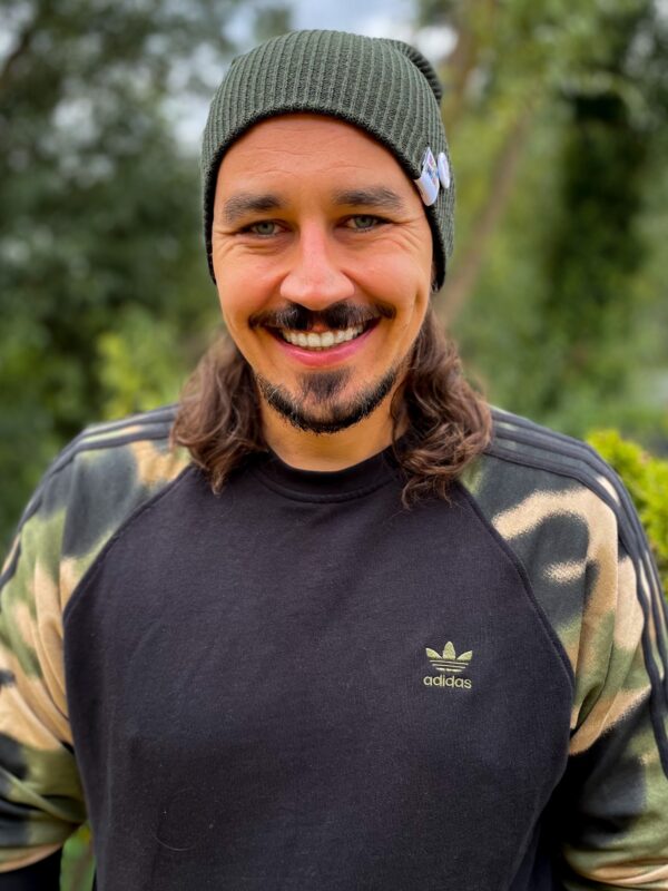 Czapka slouchy logo kolorowe "Khaki"