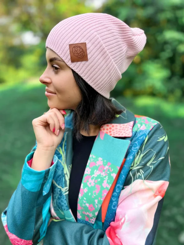 Bawełniana czapka beanie logo ekoskórka "Jasny różowy"