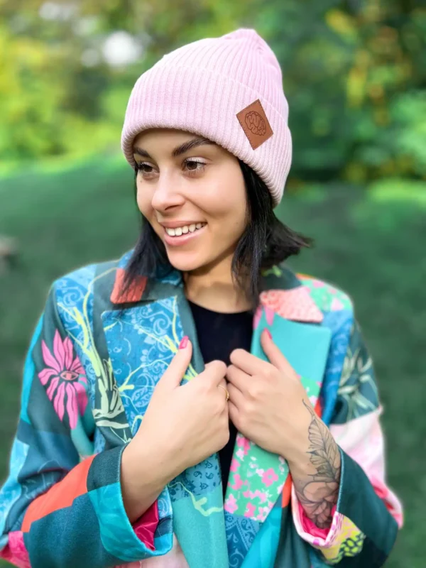 Bawełniana czapka beanie logo ekoskórka "Jasny różowy"