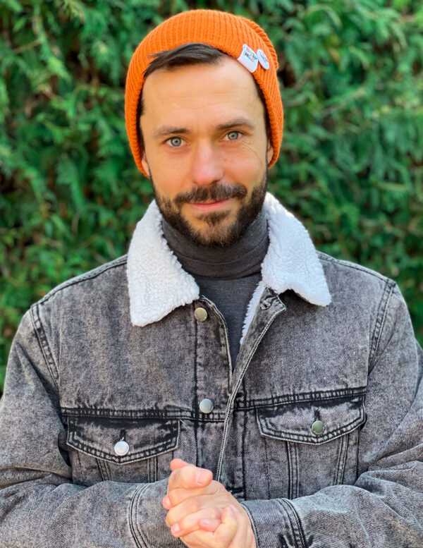 Czapka slouchy logo kolorowe "Miedziana"