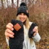 Rękawiczki handmade ze sznureczkiem ,,Perłowy czarny"