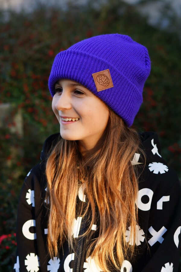 Modna czapka dla dziecka logo ekoskórka "Neonowy fiolet"