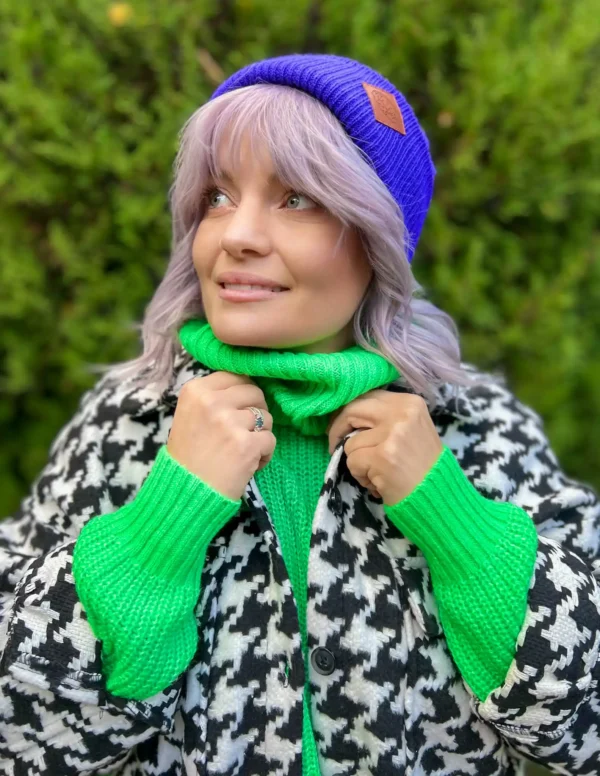 Czapka beanie logo ekoskórka "Neonowy fiolet"