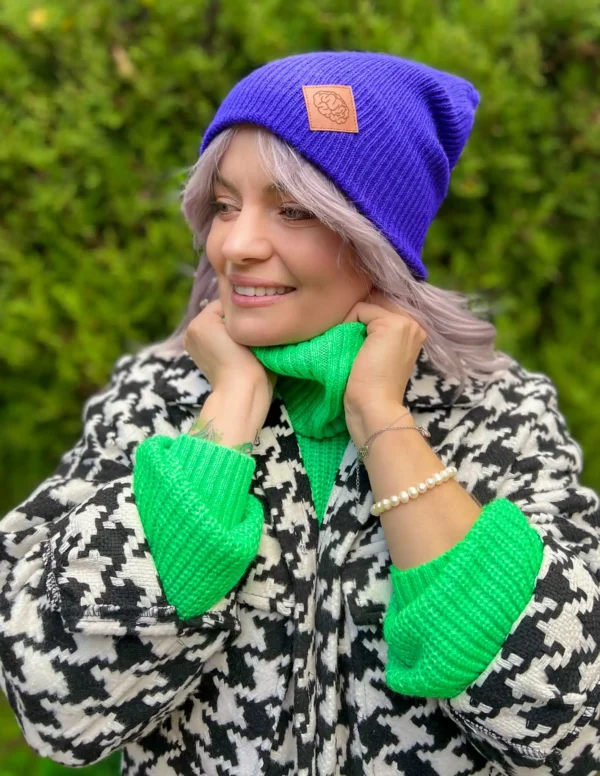 Czapka long logo ekoskórka "Neonowy fiolet"