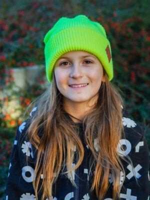 Modna czapka dla dziecka logo ekoskórka "Neonowy żółty"