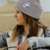 Czapka beanie dla dziecka logo kolorowe "Jasny beż"