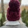 Czapka z dużym pomponem EUFORIA ,,Perłowy bordo"