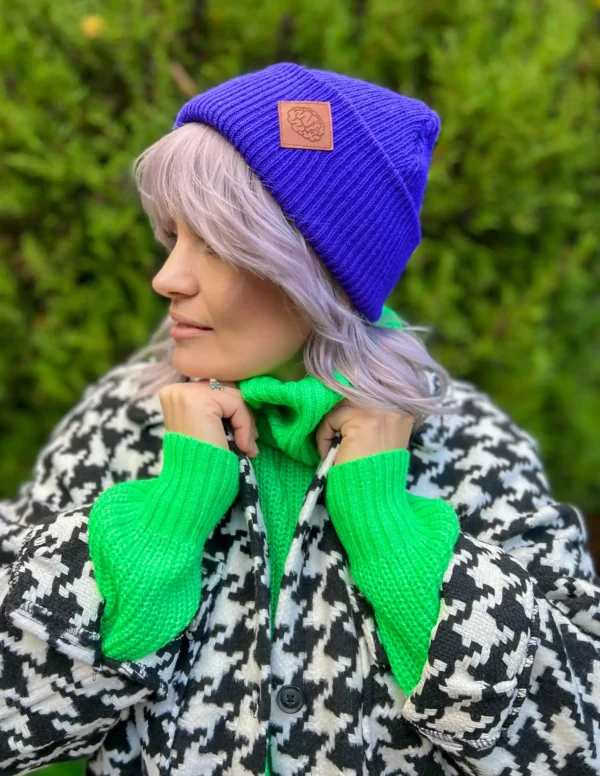 Czapka beanie logo ekoskórka "Neonowy fiolet"