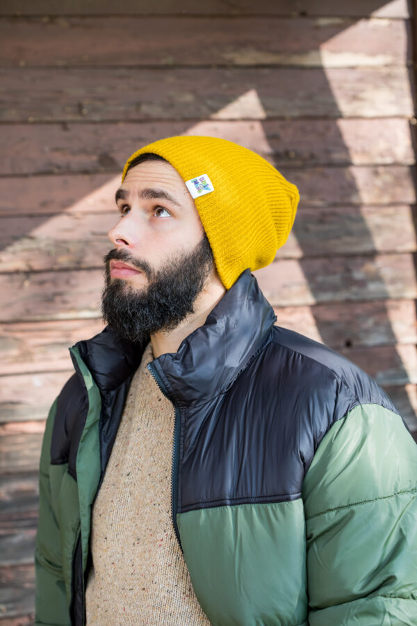 Męska czapka męska slouchy logo kolorowe "Musztardowa"