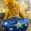 Czapka duży pompon EUFORIA "Miodowa musztarda"