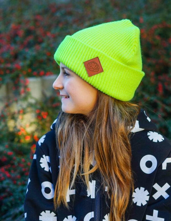 Modna czapka dla dziecka logo ekoskórka "Neonowy żółty"
