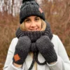 Rękawiczki handmade ze sznureczkiem ,,Perłowy czarny"