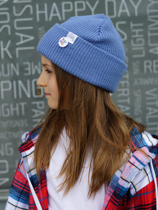 Czapka beanie dla dziecka logo kolorowe "Brudny niebieski"