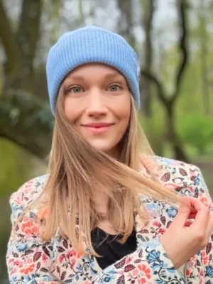 Czapka beanie logo kolorowe "Jasny niebieski"