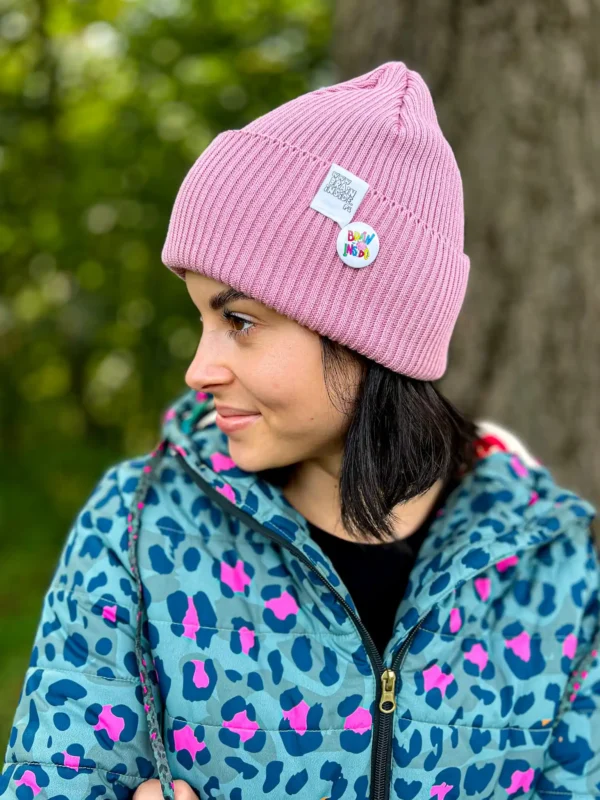 Czapka beanie z bawełny logo kolorowe "Brudny róż"
