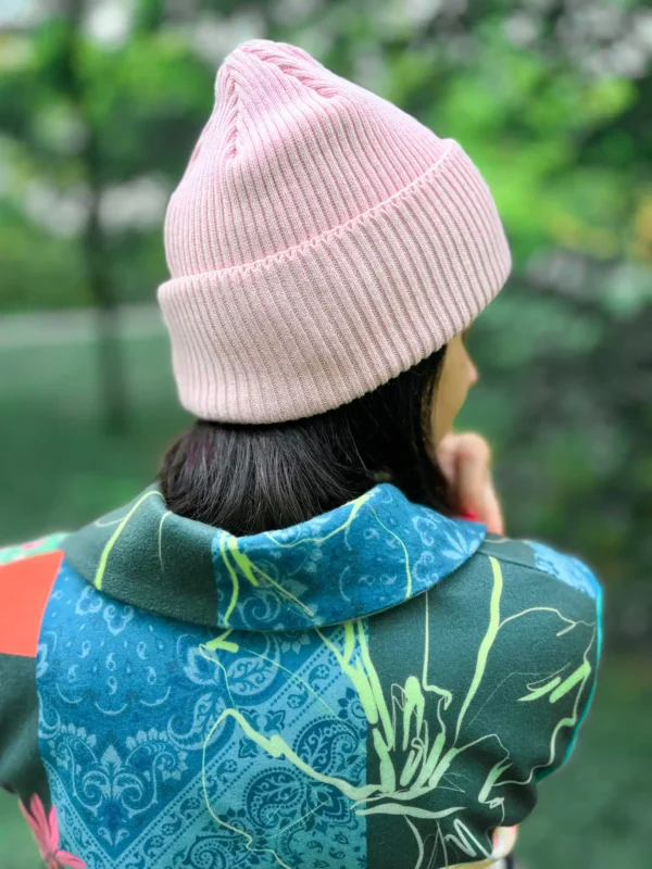 Bawełniana czapka beanie logo ekoskórka "Jasny różowy"