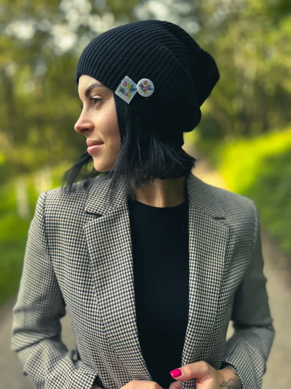 Czapka beanie z bawełny logo kolorowe "Czarny"