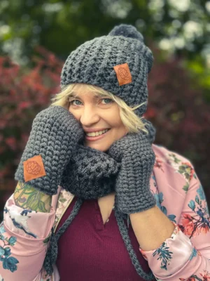 Rękawiczki handmade ze sznureczkiem ,,Ciemny szary"