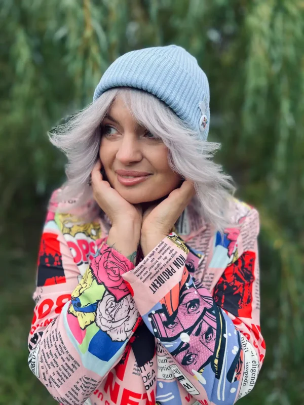 Czapka beanie z bawełny logo kolorowe "Jasny niebieski"