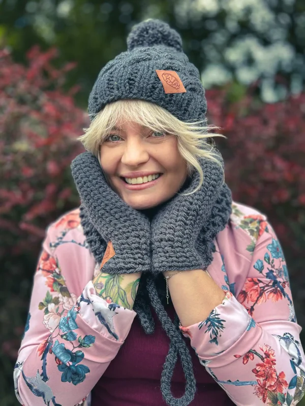 Rękawiczki handmade ze sznureczkiem ,,Ciemny szary"
