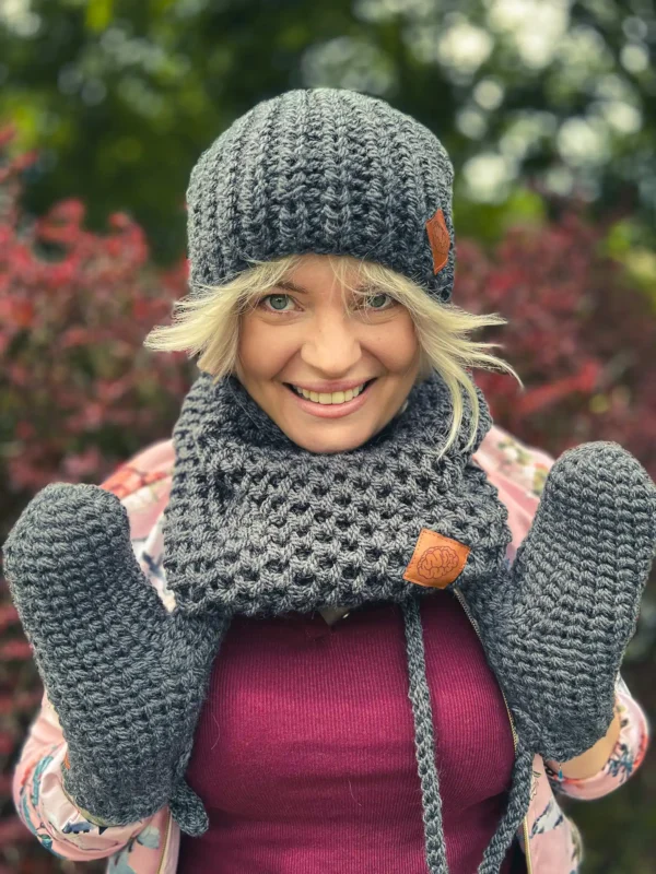 Rękawiczki handmade ze sznureczkiem ,,Ciemny szary"