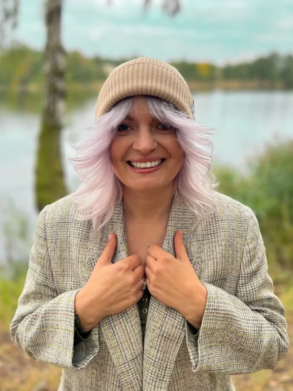 Czapka beanie z bawełny logo kolorowe "Beżowa"