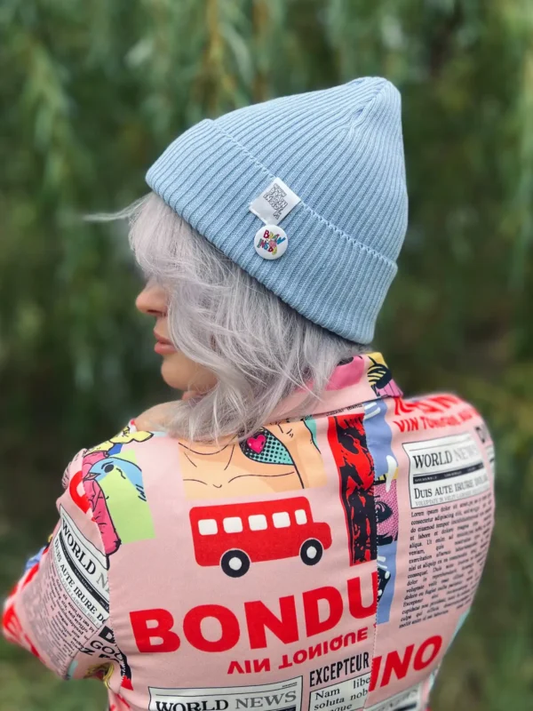 Czapka beanie z bawełny logo kolorowe "Jasny niebieski"