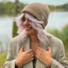 Czapka beanie z bawełny logo kolorowe "Beżowa"