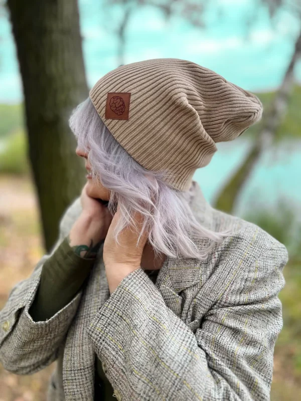 Bawełniana czapka beanie logo ekoskórka "Beżowa"