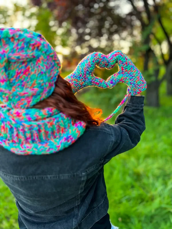 Rękawiczki handmade ze sznureczkiem ,,Paradise"