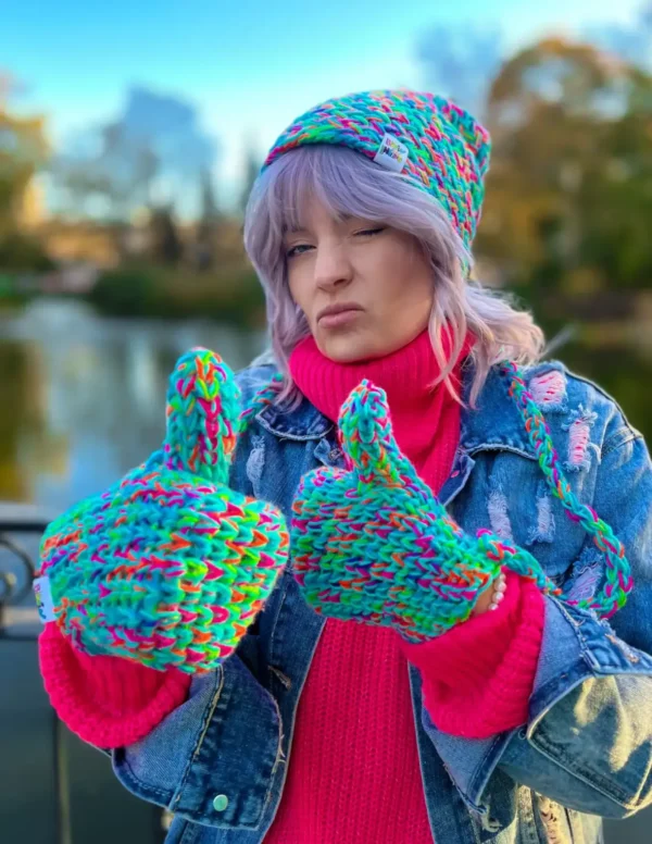 Rękawiczki handmade ze sznureczkiem ,,Paradise"