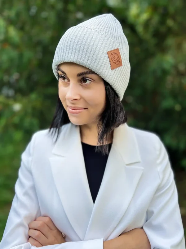 Bawełniana czapka beanie logo ekoskórka "Jasny szary"