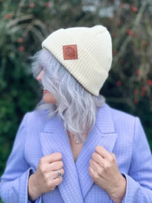 Bawełniana czapka beanie logo ekoskórka "Ecru"