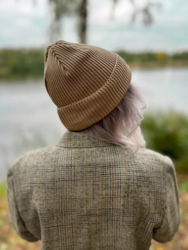 Czapka beanie z bawełny logo kolorowe "Beżowa"