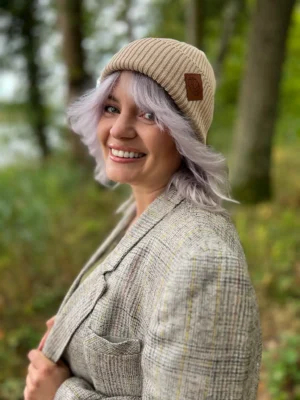 Bawełniana czapka beanie logo ekoskórka "Beżowa"