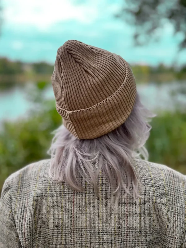 Czapka beanie z bawełny logo kolorowe "Beżowa"