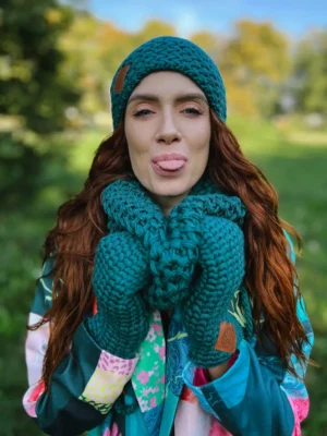 Rękawiczki handmade ze sznureczkiem ,,Leśny zielony"
