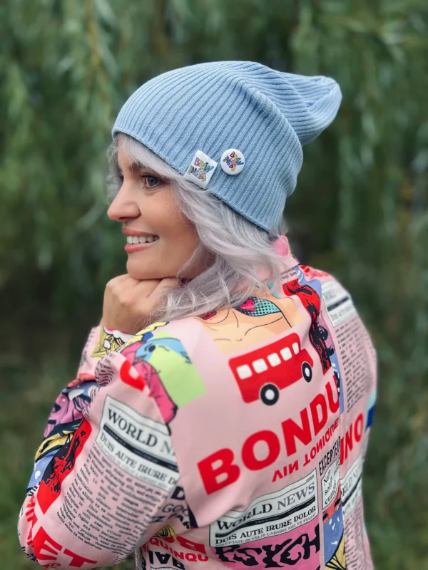 Luźna czapka z bawełny logo kolorowe "Jasny niebieski"
