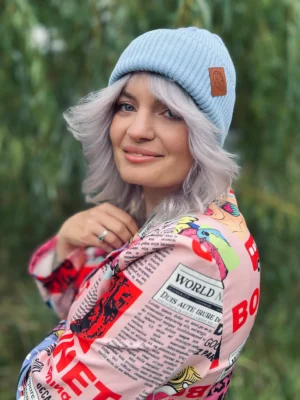 Bawełniana czapka beanie logo ekoskórka "Jasny niebieski"