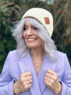 Bawełniana czapka beanie logo ekoskórka "Ecru"