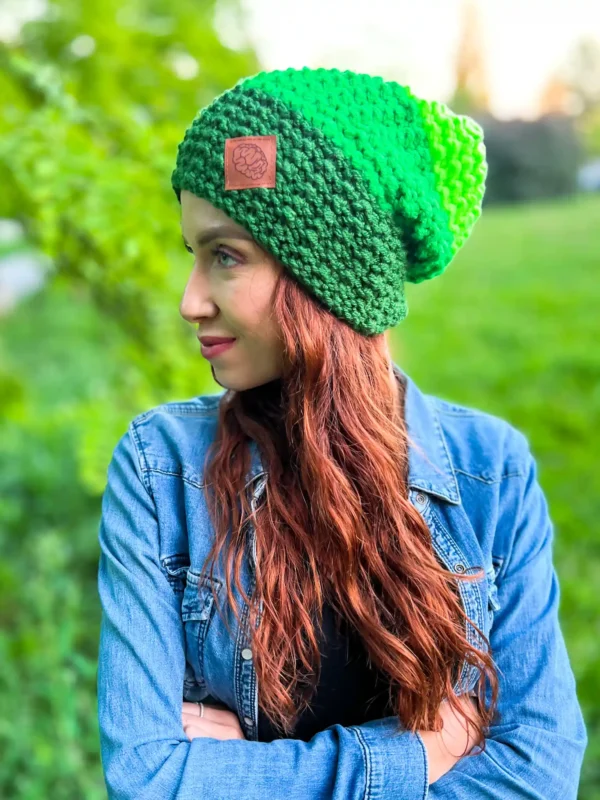 Czapka zimowa slouchy NEVERLAND "Zielone paski"