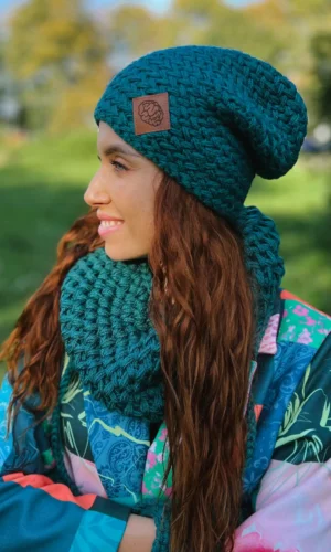 zielona czapka robiona na drutach brain inside