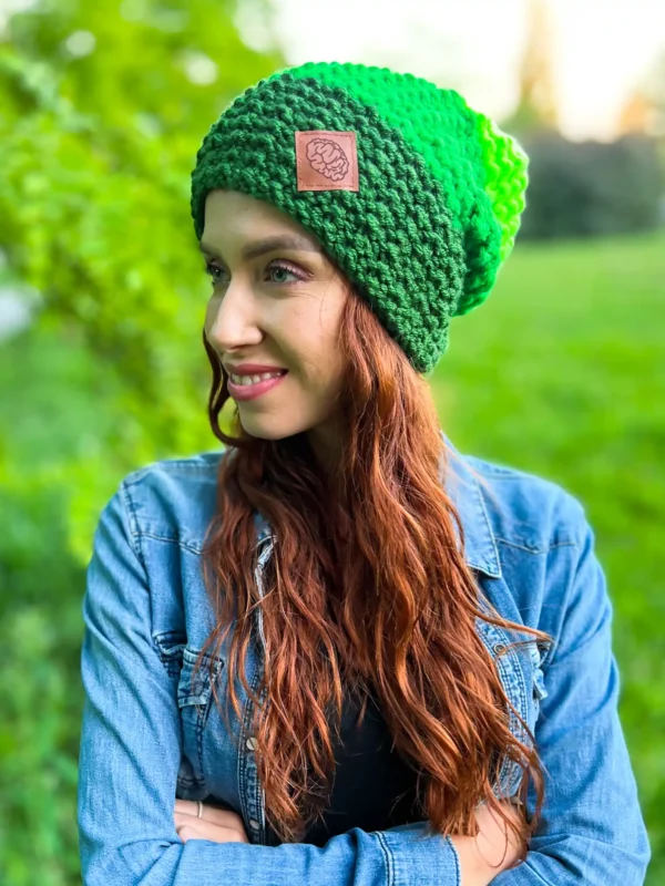 Czapka zimowa slouchy NEVERLAND "Zielone paski"