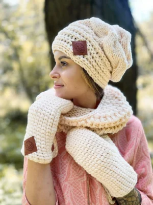 Czapka nieugniatająca włosów THIS IS IT ,,Ecru" Czapka nieugniatająca włosów THIS IS IT ,,Ecru"