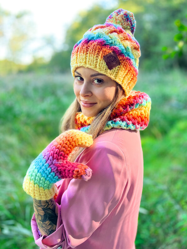 Modna czapka zimowa HAPPY ,,Cieniowane cytrusy"