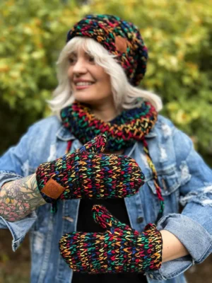 Rękawiczki handmade ze sznureczkiem ,,Czarne czerwienie"