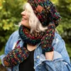Rękawiczki handmade ze sznureczkiem ,,Czarne czerwienie"