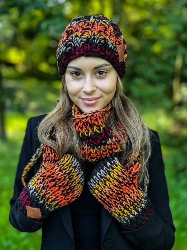 Modna czapka ENDORFINA "Ciemna jesień"