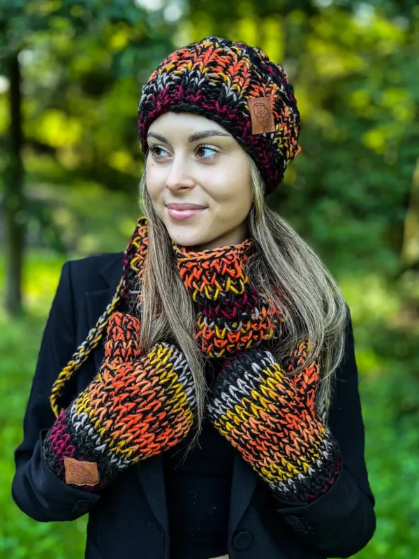 Modna czapka ENDORFINA "Ciemna jesień"